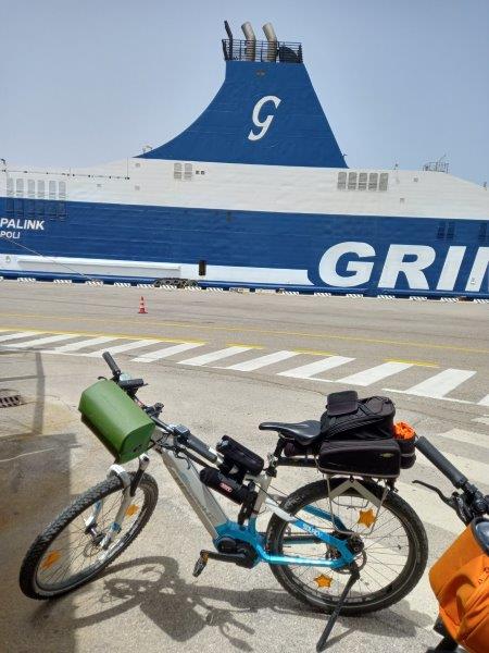 Fähre Brindisi-Igoumenista Grimaldi