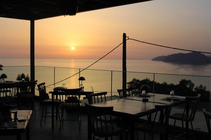 Sonnenuntergang Fieroula Restaurant toller Blick, Pentati